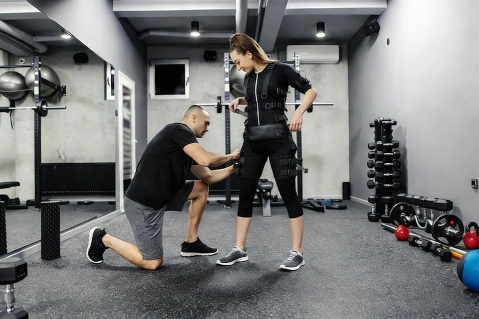 Professional Wireless EMS Body Suit For Commercial Fitness factory